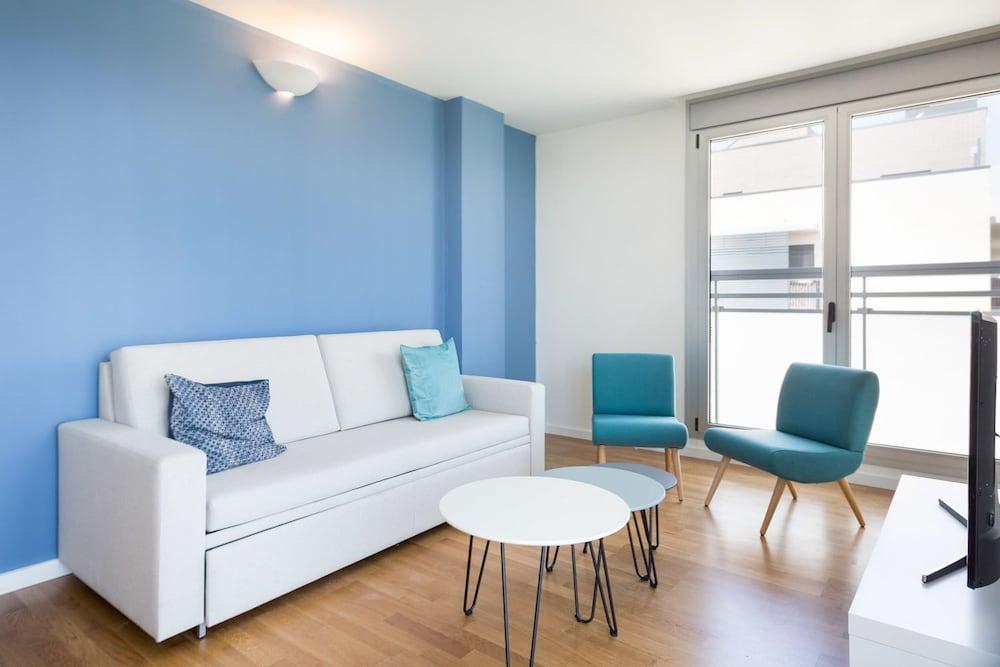 Olala Port Forum Apartments سان أدريان دي بيزوس المظهر الخارجي الصورة